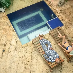  Hotel La Puerta Azul